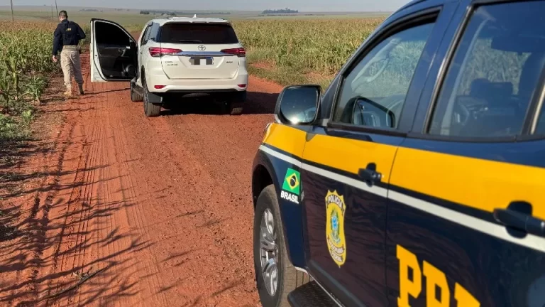 Hilux roubada no Rio de Janeiro é recuperada no Oeste do Paraná