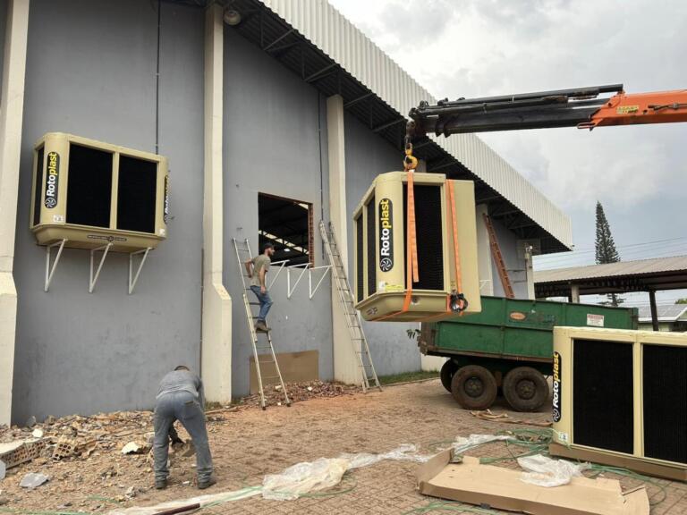 Todos os ginásios de Mercedes e cinco pavilhões comunitários estão sendo climatizados