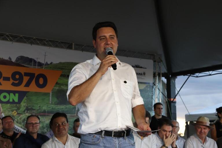 Ratinho Junior já bate Lula em três regiões do país, aponta pesquisa