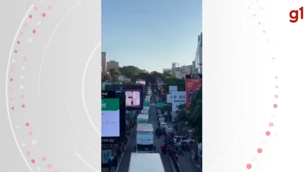 Ponte da Amizade é fechada para passagem de 29 caminhões com 400 toneladas de doações para o RS