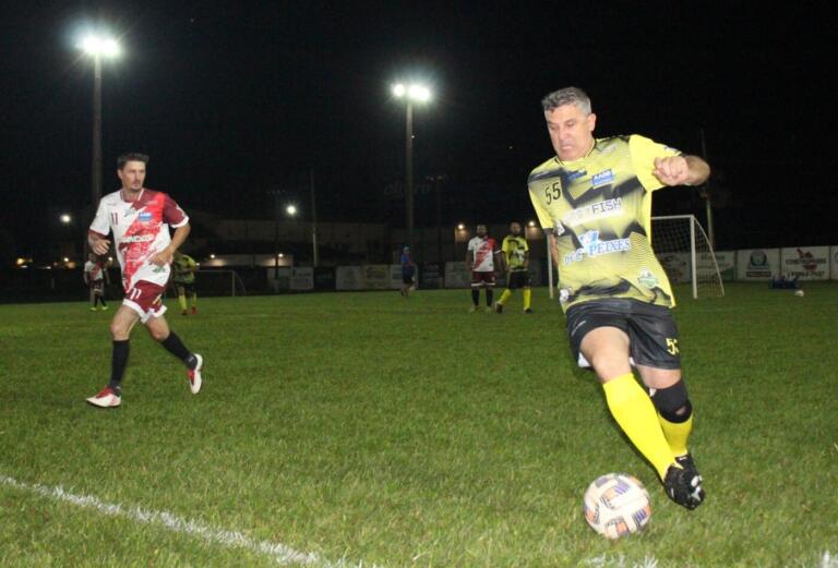 OCC Peixes e Tintas Rondon completam lista de semifinalistas da Copa Amizade