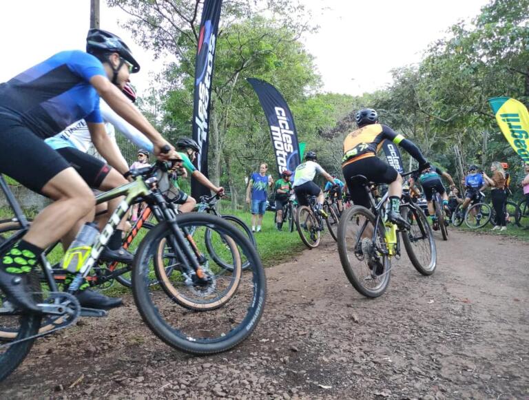 Dada a largada à 2ª etapa da XCM Cicles Motos Racing Extreme