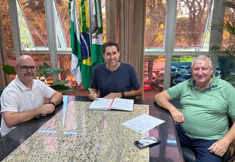 Ila assume como prefeito em exercício