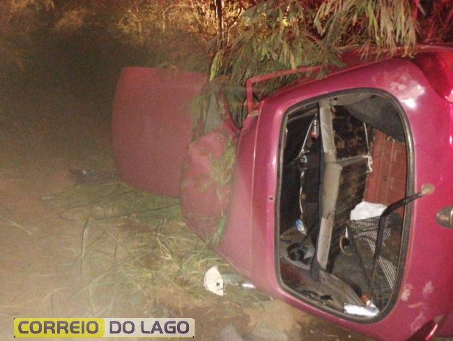 Capotamento com quatro vítimas é registrado na PR-488 entre Santa Helena e Diamante do Oeste