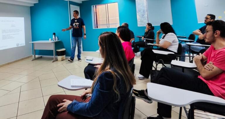 Médicos de postos de saúde participam de treinamento em pediatria