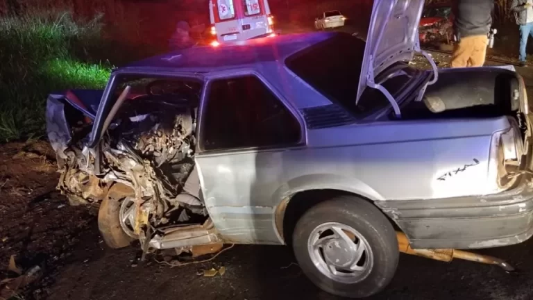 Seis pessoas ficam feridas em grave acidente na PR-581 em Tupãssi