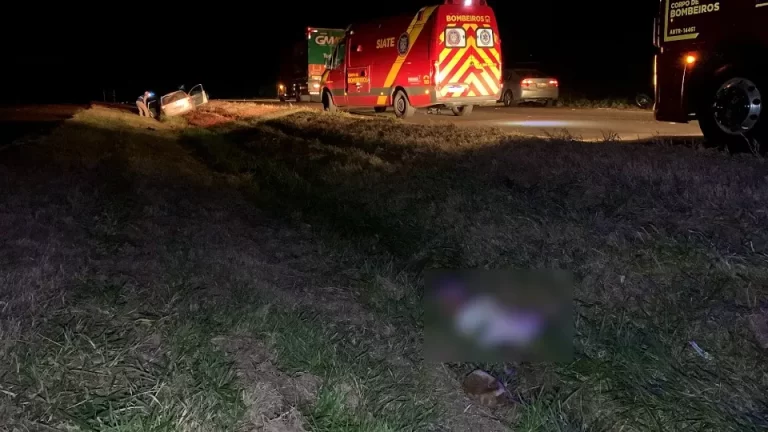 Mulher de 25 anos que estava em mobilete morre atingida por carro na BR-467