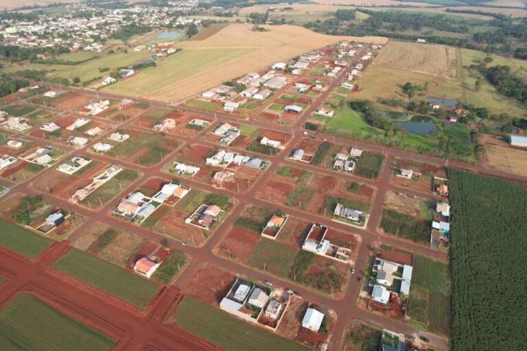 Prefeito de Mercedes anuncia convênio de R$ 2,5 milhões para asfaltar os loteamentos Renascer e Pôr do Sol