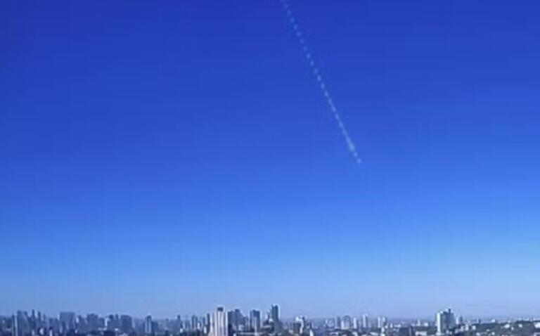 Câmera flagra rara visualização de meteoro durante o dia no Paraná