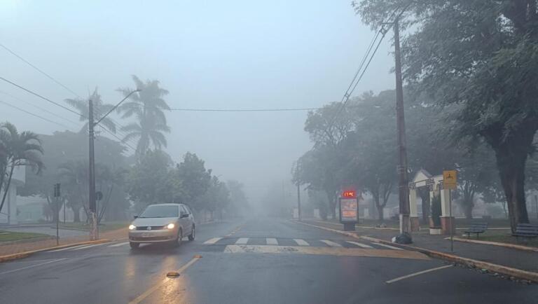 Terça-feira amanhece com neblina em Marechal Rondon; Simepar aponta mais chuva para hoje