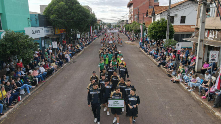 Prosseguem abertas as inscrições para o desfile alegórico de 25 de julho