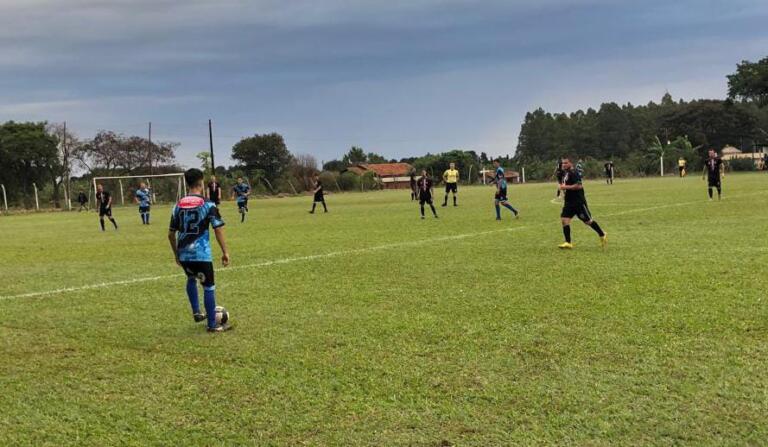 Design/Bom Jardim vence Masterway em jogo de nove gols na Copa Sicoob Confiança/Chopp Verde