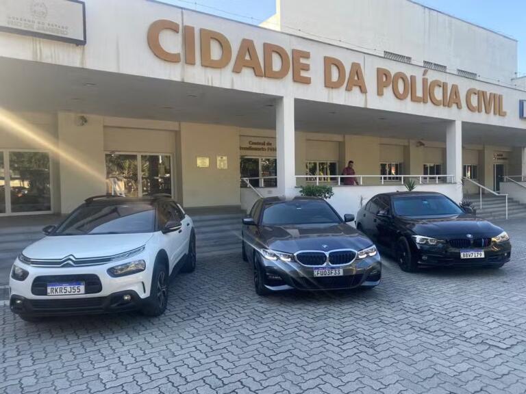 Jornalista é preso no Rio em operação paranaense contra o tráfico de drogas; homem com fuzil é morto