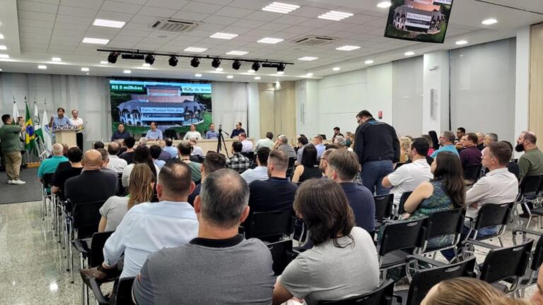 Itaipu anuncia R$ 5 milhões à conclusão das obras do Teatro Municipal