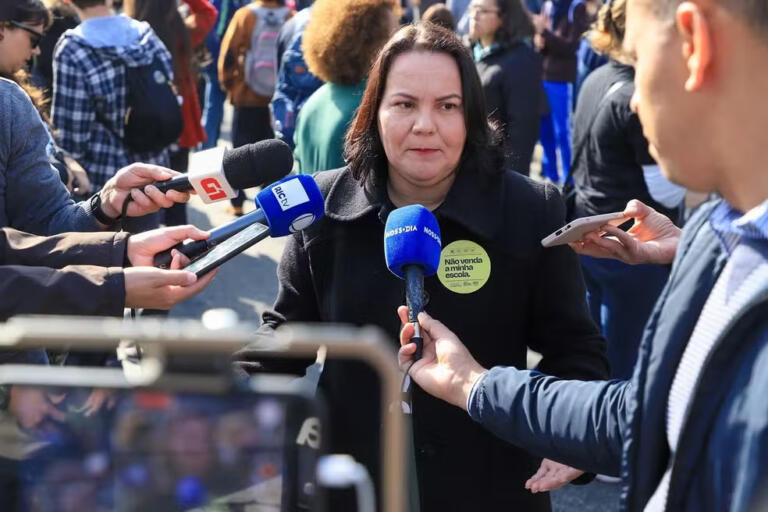 Governo do Paraná pede prisão da presidente do sindicato dos professores do estado