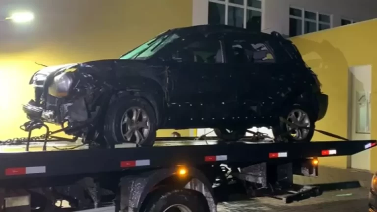 Com meia tonelada de maconha, carro furtado é encontrado capotado na BR-163