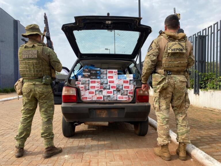 Carro carregado com cigarros é apreendido após perseguição em Mercedes