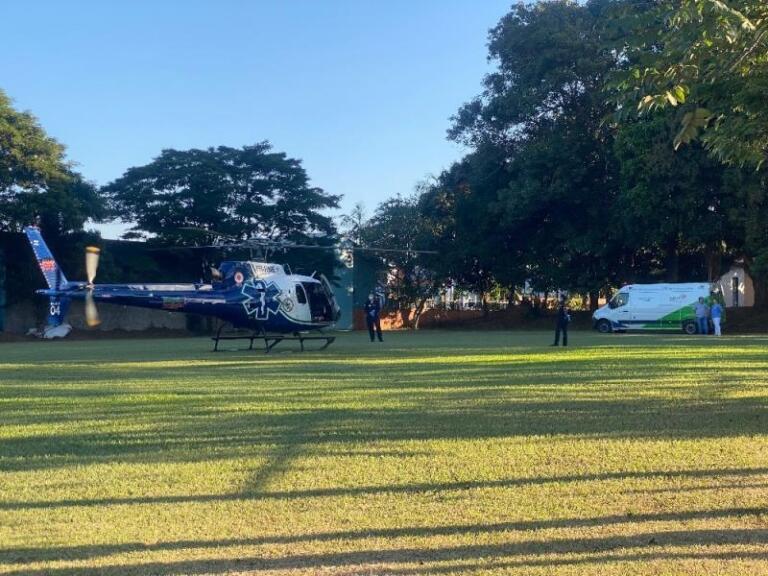 Homem fica gravemente ferido ao ser atingido por torre em Mercedes