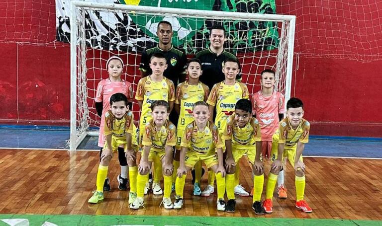 Sub-9 da AACC domina 2ª fase e avança no Campeonato Paranaense