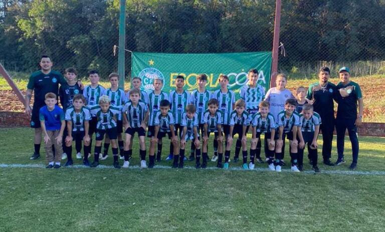 Sub-12 da Escola Coxa se mantém na liderança da Copa Abel Fut 8