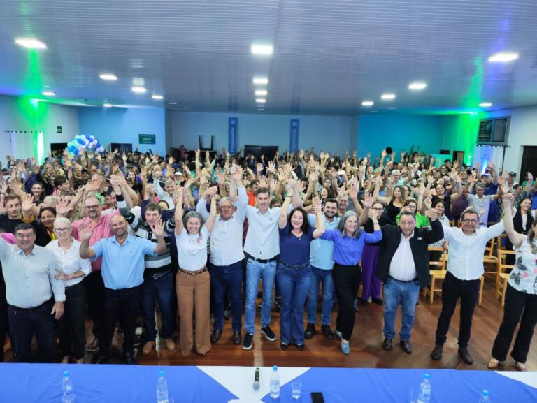 Centenas de pessoas prestigiam lançamento das pré-candidaturas de Anderson Bento Maria e Janaína Müller Geraldi