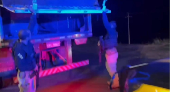 PRF apreende 129 mil cigarros eletrônicos durante abordagem no Paraná