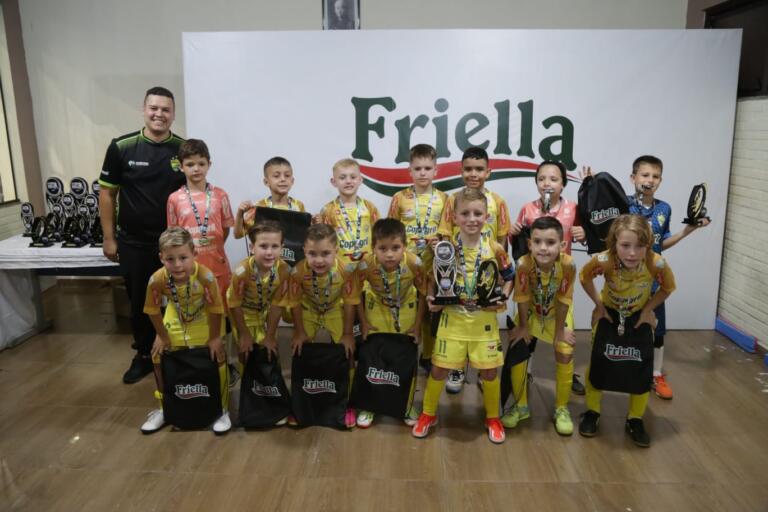 Sub-9 da AACC é vice-campeão da Copa Friella de Futsal