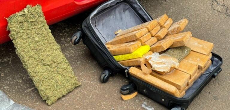 Motorista escapa e deixa para trás carro com 152 quilos de maconha em Santa Terezinha de Itaipu