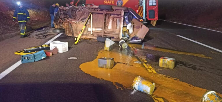 Jovem fica preso às ferragens em grave acidente na PR-317 em Toledo