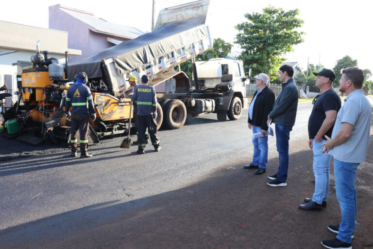 Começa recape asfáltico na sede de Pato Bragado