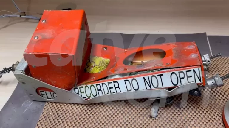 Caixas-pretas de avião que caiu em Vinhedo serão analisadas