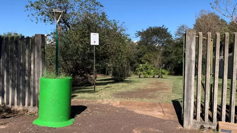 Parque Vitória é reaberto ao público após idosos serem atacados por pitbulls