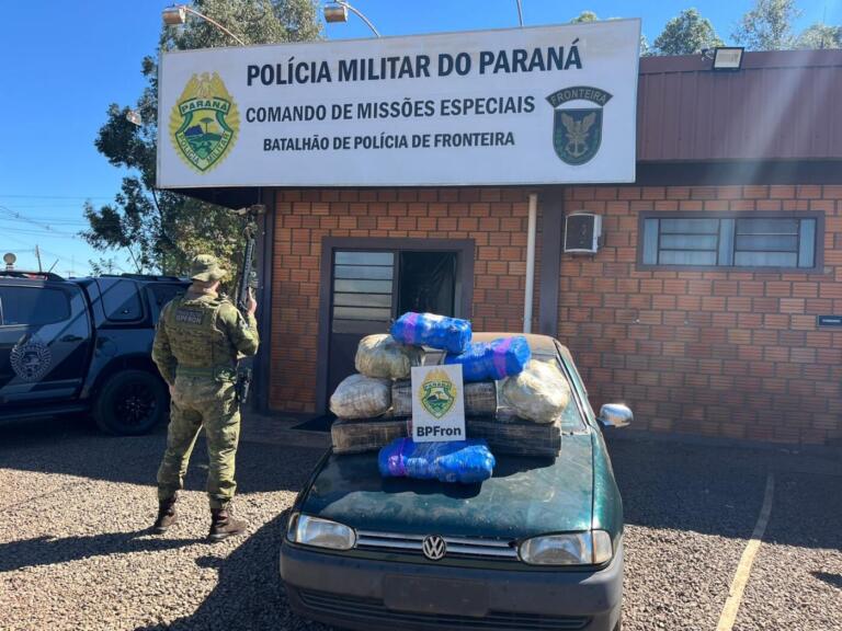 Condutor de Gol foge de policiais, coloca vida de transeuntes em risco e acaba preso com drogas