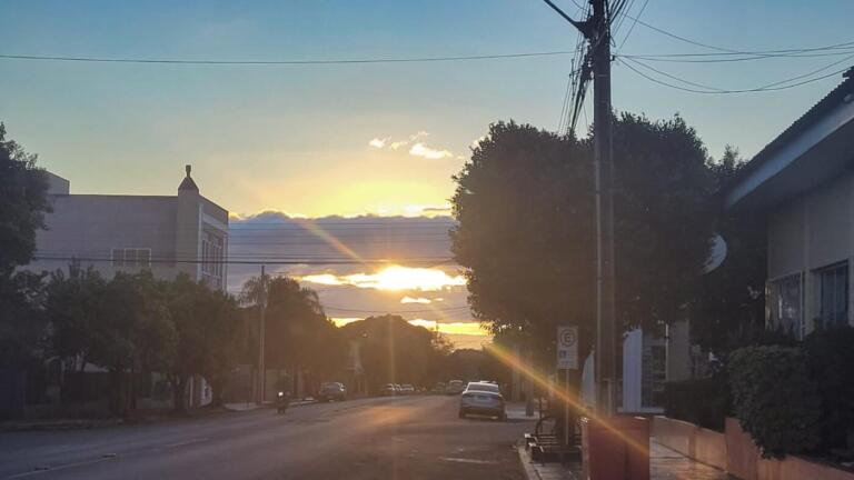 Frio intenso marca início da semana com geadas e temperaturas negativas