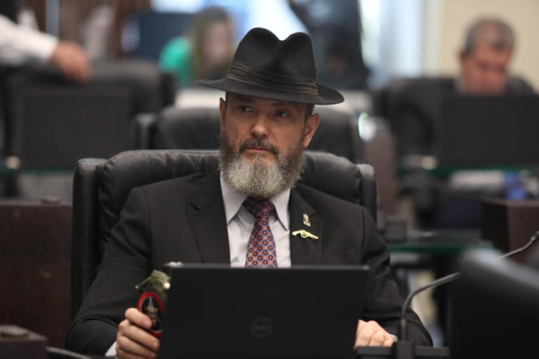 Sessão solene vai homenagear CAC’s e clubes de tiro do Paraná