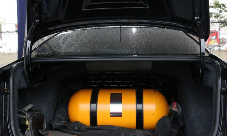 Segundo associação, 11 mil veículos movidos a gás circulam de forma irregular no Paraná