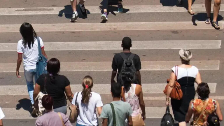 População brasileira vai começar a diminuir a partir de 2042, aponta IBGE