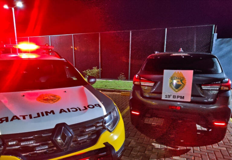 Carro roubado em SP é recuperado em Guaíra após fuga e colisão com árvore