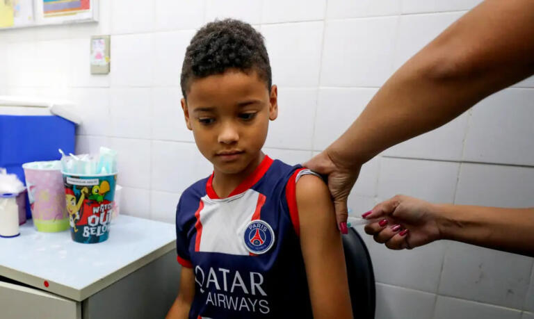 Brasil aplicou 2 milhões de total de 4,7 milhões de doses