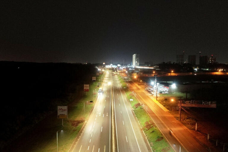 Nova iluminação da BR-277 em Foz do Iguaçu e cidades vizinhas será entregue em setembro