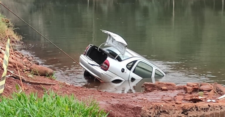 Veículo de jovem desaparecido é encontrado submerso no Lago de Itaipu