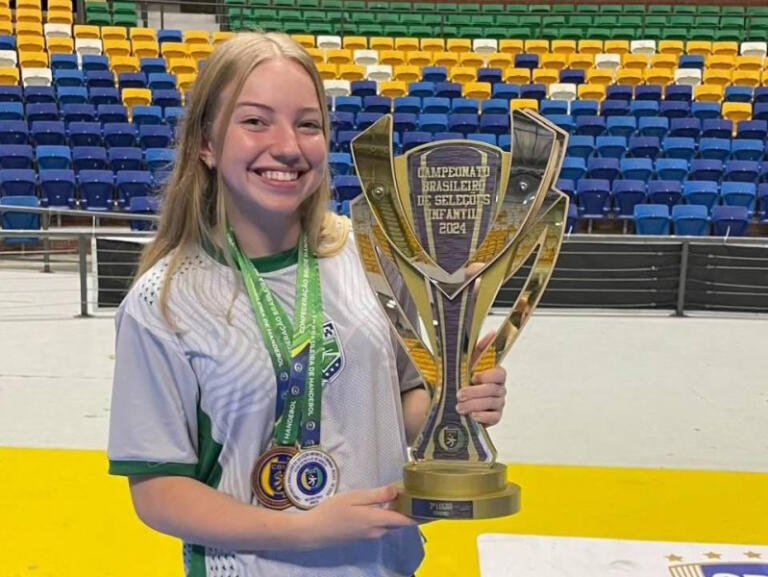 Mercedense é eleita melhor ponta direita no Brasileiro de Seleções de Handebol