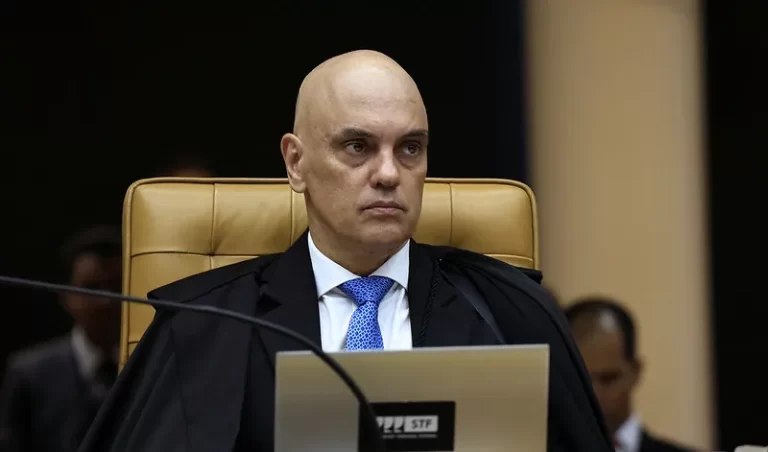 Moraes manda suspender o X (ex-Twitter) após rede não designar um representante legal no país