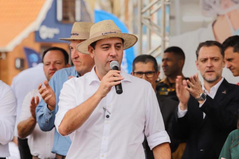 Ratinho Junior bateria Lula em 2º turno, aponta pesquisa