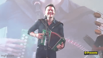 Lar celebra 25 anos de avicultura com palestras, homenagens e show de Michel Teló