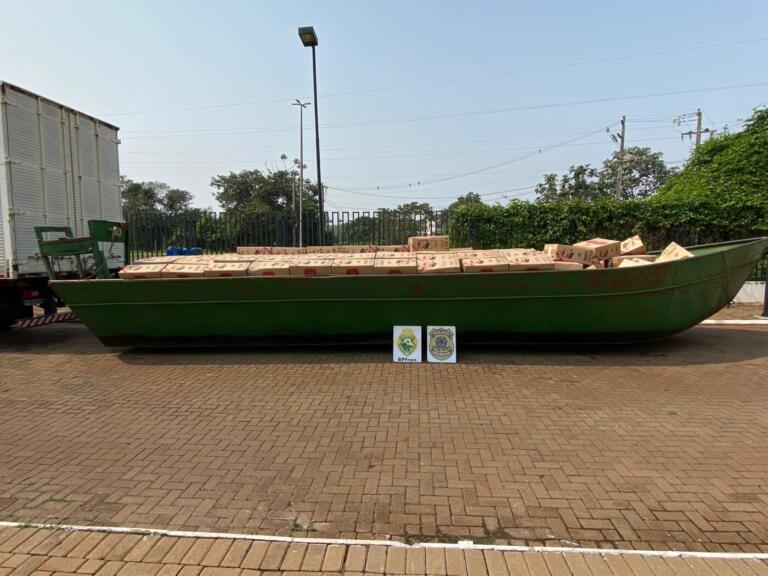 25 mil pacotes de cigarros contrabandeados, embarcação e caminhão são apreendidos em Mercedes