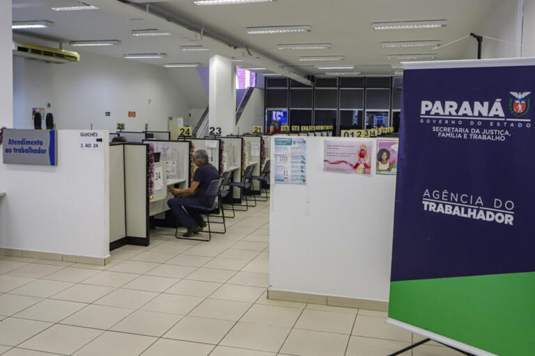 Com destaque para Curitiba e Cascavel, Agências do Trabalhador têm 23,8 mil vagas