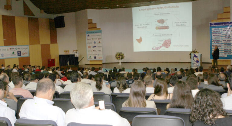Encontro MercoLab de Avicultura traz pesquisadores nacionais e estrangeiros