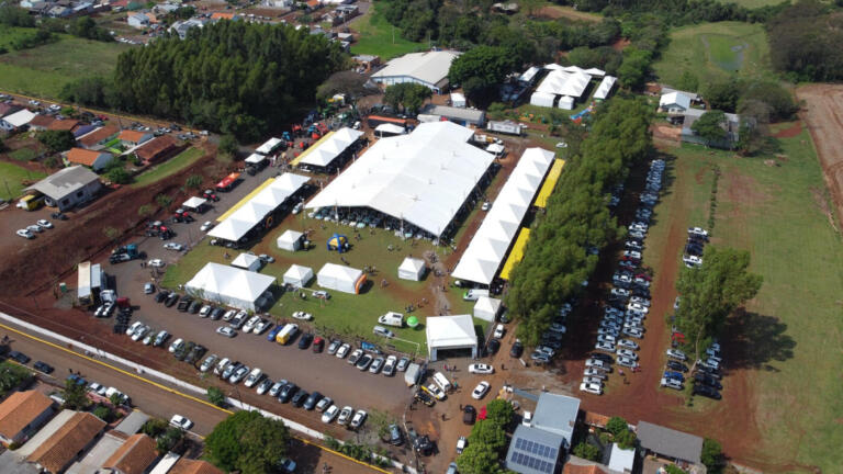 Justiça autoriza presença de menores na festa de Mercedes com restrições