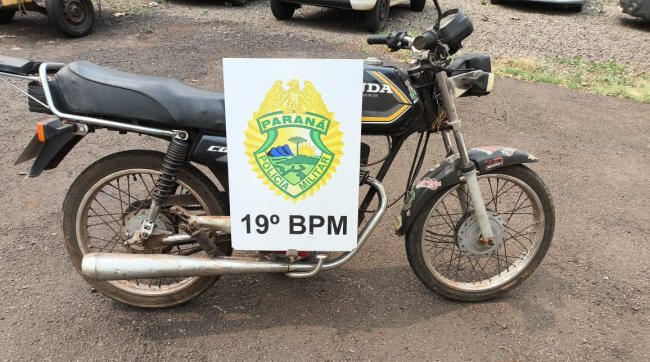 Motocicleta com placa caseira e registro de furto é apreendida em Santa Helena